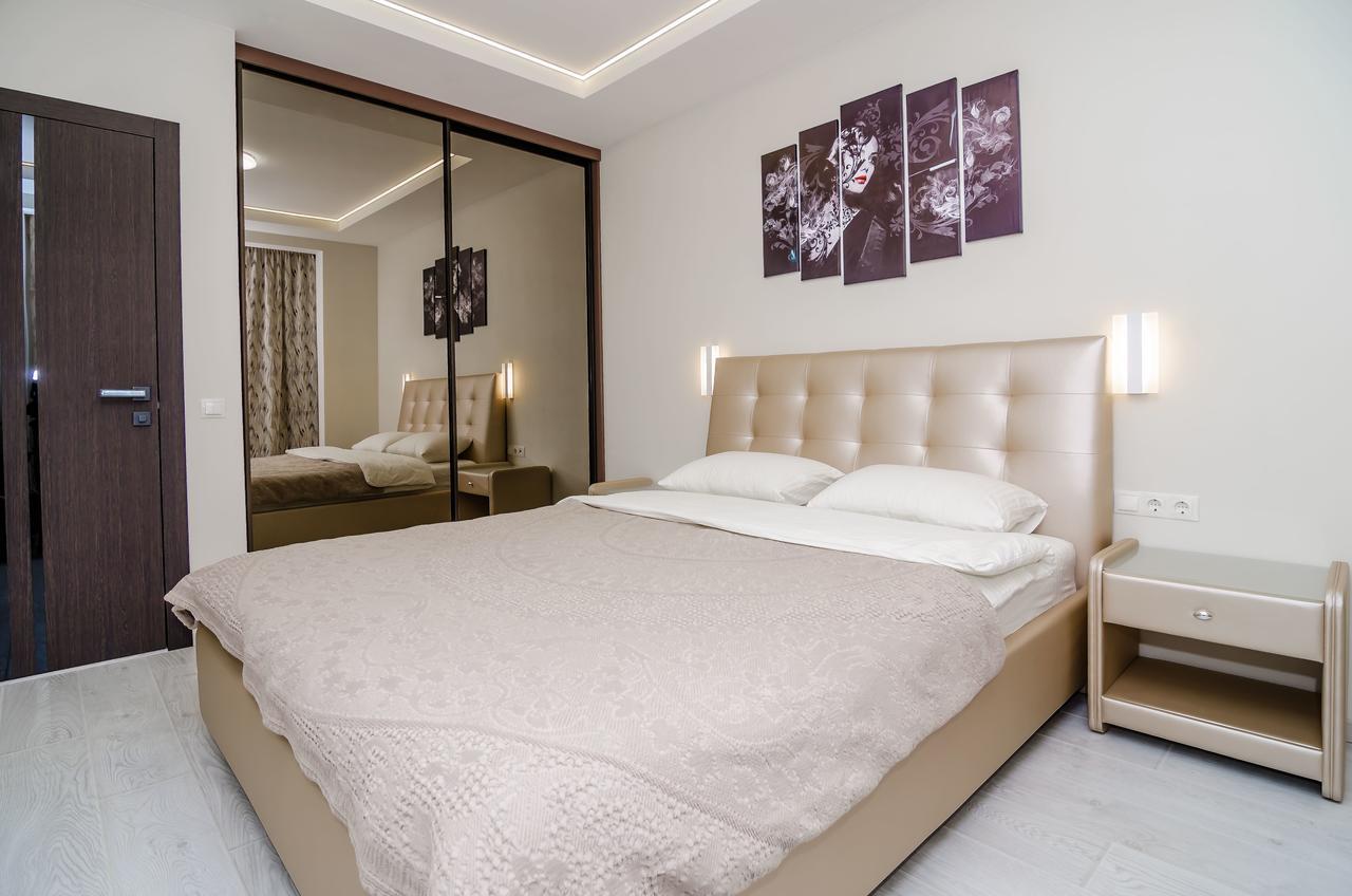 Amazing Apartment In The Center Of Kiev Buitenkant foto